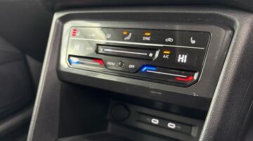 2022 Volkswagen 2.0 TDI Life DSG Euro 6 5-door (Blue) - Image: 14