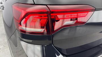 2023 Volkswagen 1.0 TSI Life Euro 6 5-door (Black) - Image: 30