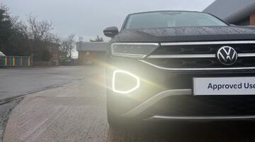 2024 Volkswagen TSI Style Euro 6 5-door (Black) - Image: 10