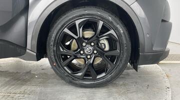 2019 Toyota VVT-h Dynamic CVT Euro 6 5-door (Grey) - Image: 5