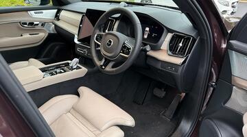 2025 Volvo 2.0 T8 18.8kWh Ultra Dark Auto 4WD Euro 6 5-door (Red) - Image: 6