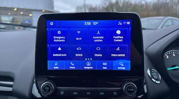 2022 Ford 1.0T EcoBoost Titanium Euro 6 5-door (White) - Image: 15