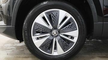 2024 Škoda 1.0 TSI SE Drive Euro 6 5-door (Black) - Image: 5