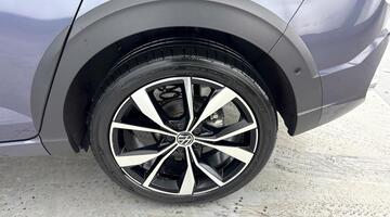 2025 Volkswagen 1.0 TSI R-Line DSG Euro 6 5-door (Grey) - Image: 28