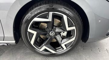 2025 Volkswagen ETSI MHEV R-Line DSG Euro 6 5-door (Grey) - Image: 5