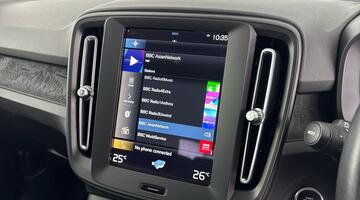 2021 Volvo T2 Momentum Core Euro 6 5-door (White) - Image: 17