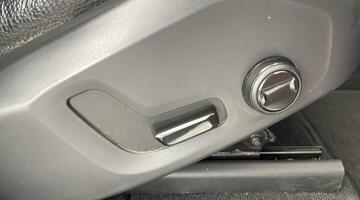 2019 Volvo 2.0 T4 Edition Auto Euro 6 5-door (Red) - Image: 20