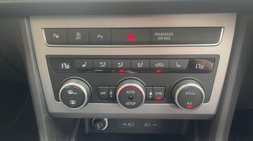 2025 SEAT TSI EVO FR Sport DSG Euro 6 5-door (Black) - Image: 26