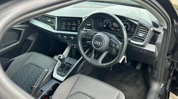 2022 Audi 1.0 TFSI 25 Sport Sportback Euro 6 5-door (Black) - Image: 6