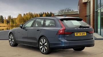 2025 Volvo 2.0h T6 18.8kWh Plus Auto Euro 6 5-door (Blue) - Image: 5