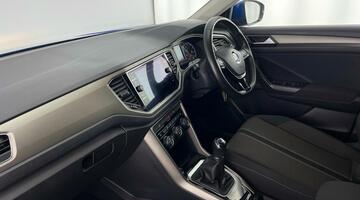 2021 Volkswagen 1.0 TSI SE Euro 6 5-door (Blue) - Image: 2