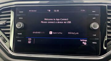 2019 Volkswagen 2.0 TDI R-Line Euro 6 5-door (Black) - Image: 15