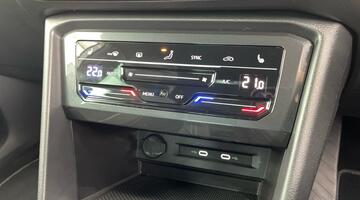 2022 Volkswagen 2.0 TDI R-Line DSG Euro 6 5-door (White) - Image: 14