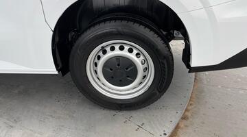 2025 Volkswagen 2.0 TDI T28 Commerce Plus FWD SWB Euro 6 5-door (White) - Image: 44