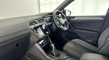 2021 Volkswagen TSI R-Line DSG Euro 6 5-door (Black) - Image: 2