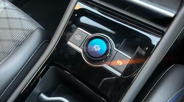 2025 Volkswagen ETSI MHEV R-Line DSG Euro 6 5-door (Blue) - Image: 39