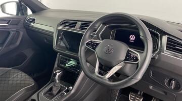 2022 Volkswagen TSI R-Line DSG Euro 6 5-door (Black) - Image: 6