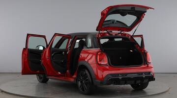 2021 MINI Cooper Sport Euro 6 5-door (Red) - Image: 11