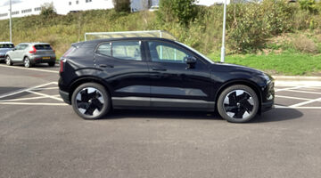 2025 Volvo Twin Performance 69kWh Plus Auto 5-door (Black) - Image: 4