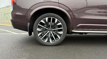 2025 Volvo 2.0 T8 18.8kWh Ultra Dark Auto 4WD Euro 6 5-door (Red) - Image: 5