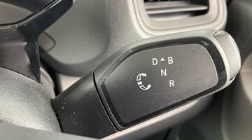 2025 Volkswagen Pro 79kWh Commerce Auto 5-door (Silver) - Image: 24