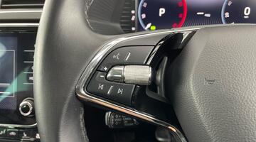 2023 Škoda 2.0 TDI SE L DSG Euro 6 5-door (Silver) - Image: 24