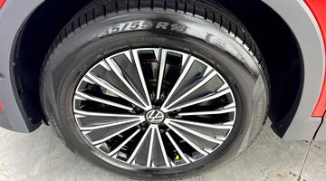 2025 Volkswagen ETSI MHEV Life DSG Euro 6 5-door (Red) - Image: 37