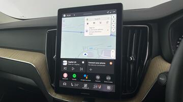 2025 Volvo 2.0 B5 MHEV Plus Pro Auto Euro 6 5-door (Grey) - Image: 29