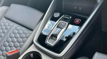 2025 Audi TFSI Carbon Vorsprung S Tronic quattro Euro 6 4-door (White) - Image: 29