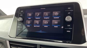 2025 Volkswagen 1.0 TSI Style Euro 6 5-door (Multicolour) - Image: 18