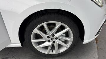 2025 SEAT 1.0 TSI FR DSG Euro 6 5-door (White) - Image: 5