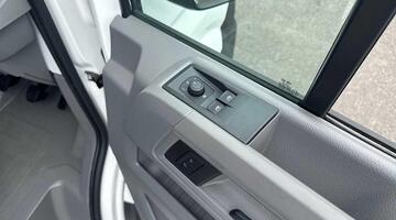 2025 Volkswagen 2.0 TDI CR35 Commerce RWD LWB High Roof Euro 6 5-door (White) - Image: 30