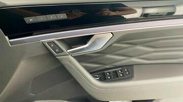 2025 Volkswagen 3.0 V6 TSI eHybrid 14.3kWh R Tiptronic 4Motion Euro 6 5-door (Grey) - Image: 21