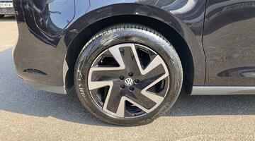 2025 Volkswagen Pro 79kWh Style Auto 5-door (SWB, 5Seat) (Black) - Image: 14