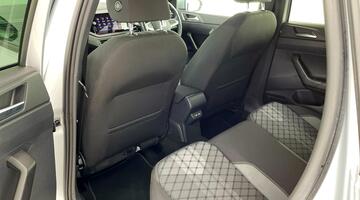 2022 Volkswagen 1.0 TSI R-Line DSG Euro 6 5-door (Silver) - Image: 35