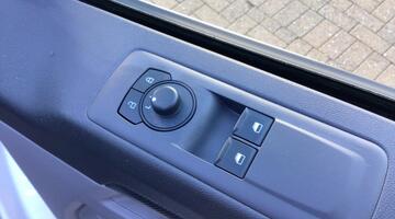 2025 Ford 2.0 320 EcoBlue Trend Auto L1 H1 Euro 6 5-door (White) - Image: 22