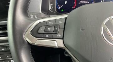 2023 Volkswagen TSI Style DSG Euro 6 5-door (Red) - Image: 23