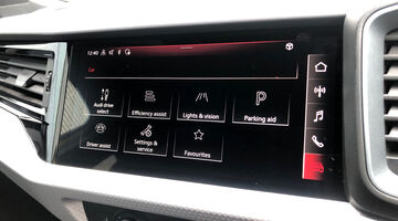 2022 Audi 1.0 TFSI 30 Black Edition Sportback Euro 6 5-door (Yellow) - Image: 34