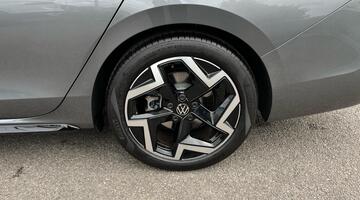 2025 Volkswagen ETSI MHEV R-Line DSG Euro 6 5-door (Grey) - Image: 31