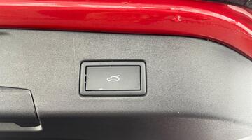 2024 Volkswagen Pro 77kWh Match Auto 5-door (Red) - Image: 30