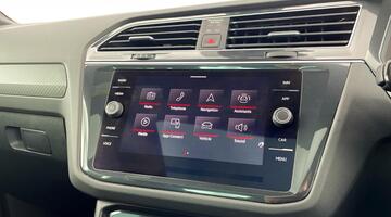 2022 Volkswagen 2.0 TDI R-Line DSG 4Motion Euro 6 5-door (Silver) - Image: 18