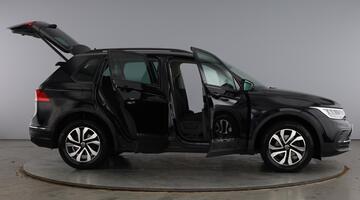2022 Volkswagen TSI Active Euro 6 5-door (Black) - Image: 10
