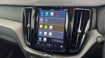 2024 Volvo 2.0 B5 MHEV Plus Auto Euro 6 5-door (Black) - Image: 7