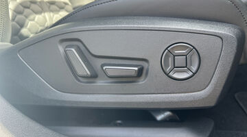 2025 Audi TFSI Carbon Vorsprung S Tronic quattro Euro 6 4-door (White) - Image: 14