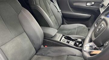 2025 Volvo 2.0 B4 MHEV Plus DCT Auto Euro 6 5-door (Blue) - Image: 28