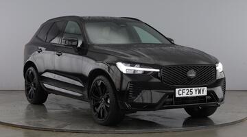2025 Volvo 2.0 B5 MHEV Plus Black Edition Auto Euro 6 5-door (Black) - Image: 1