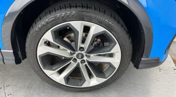 2021 Audi TFSI CoD 35 Black Edition S Tronic Euro 6 5-door (Blue) - Image: 5