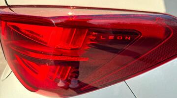 2025 CUPRA EHybrid 25.8kWh VZ3 DSG Euro 6 5-door (Grey) - Image: 17