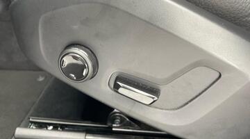 2024 Volvo 2.0 B5 MHEV Plus Auto Euro 6 5-door (Grey) - Image: 36