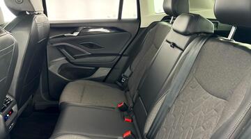 2025 Volkswagen ETSI MHEV Match DSG Euro 6 5-door (Black) - Image: 39